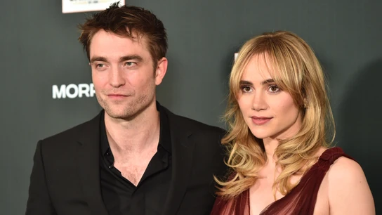 Robert Pattinson y su pareja Suki Waterhouse Robert Pattinson y su pareja Suki Waterhouse