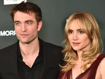 Robert Pattinson y su pareja Suki Waterhouse Robert Pattinson y su pareja Suki Waterhouse