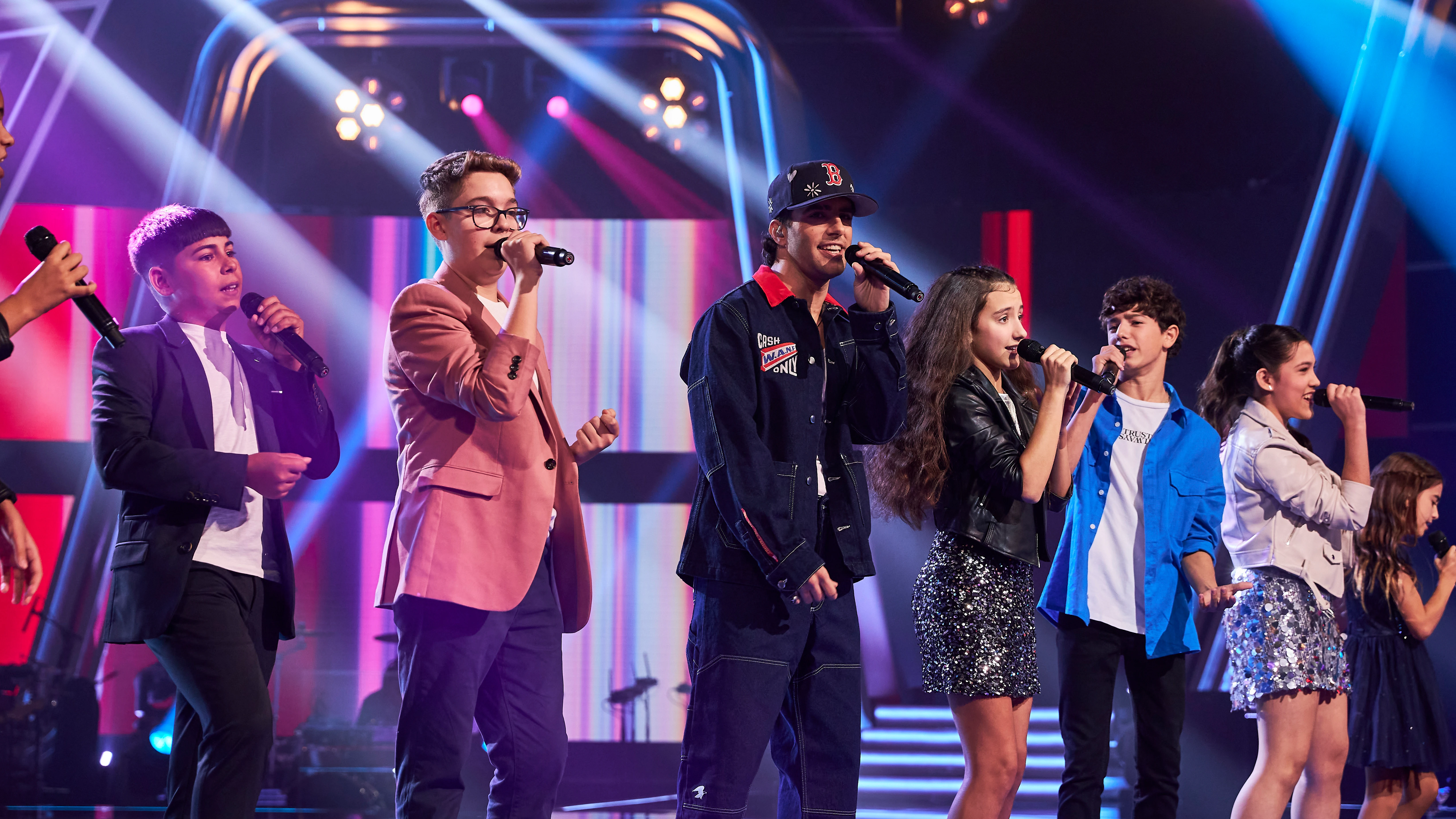¡Un arranque espectacular! Álvaro de Luna canta ‘Todo contigo’ junto a los semifinalistas de Rosario y Bisbal ¡Un arranque espectacular! Álvaro de Luna canta ‘Todo contigo’ junto a los semifinalistas de Rosario y Bisbal