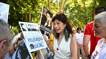 La ministra de Igualdad, Ana Redondo, durante la manifestación del Orgullo. La ministra de Igualdad, Ana Redondo, durante la manifestación del Orgullo.