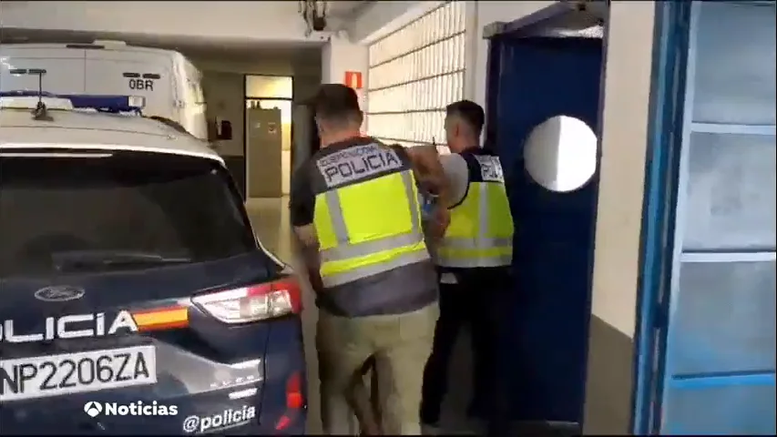 Detenido un hombre de 23 años por agredir sexualmente y estrangular a una turista húngara en Fuengirola Detenido un hombre de 23 años por agredir sexualmente y estrangular a una turista húngara en Fuengirola