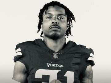 El jugador Khyree Jackson, jugador de la NFL