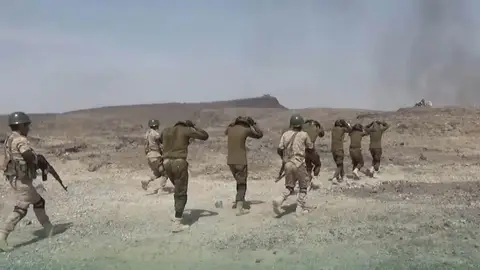 Imagen de varios militares Imagen de varios militares