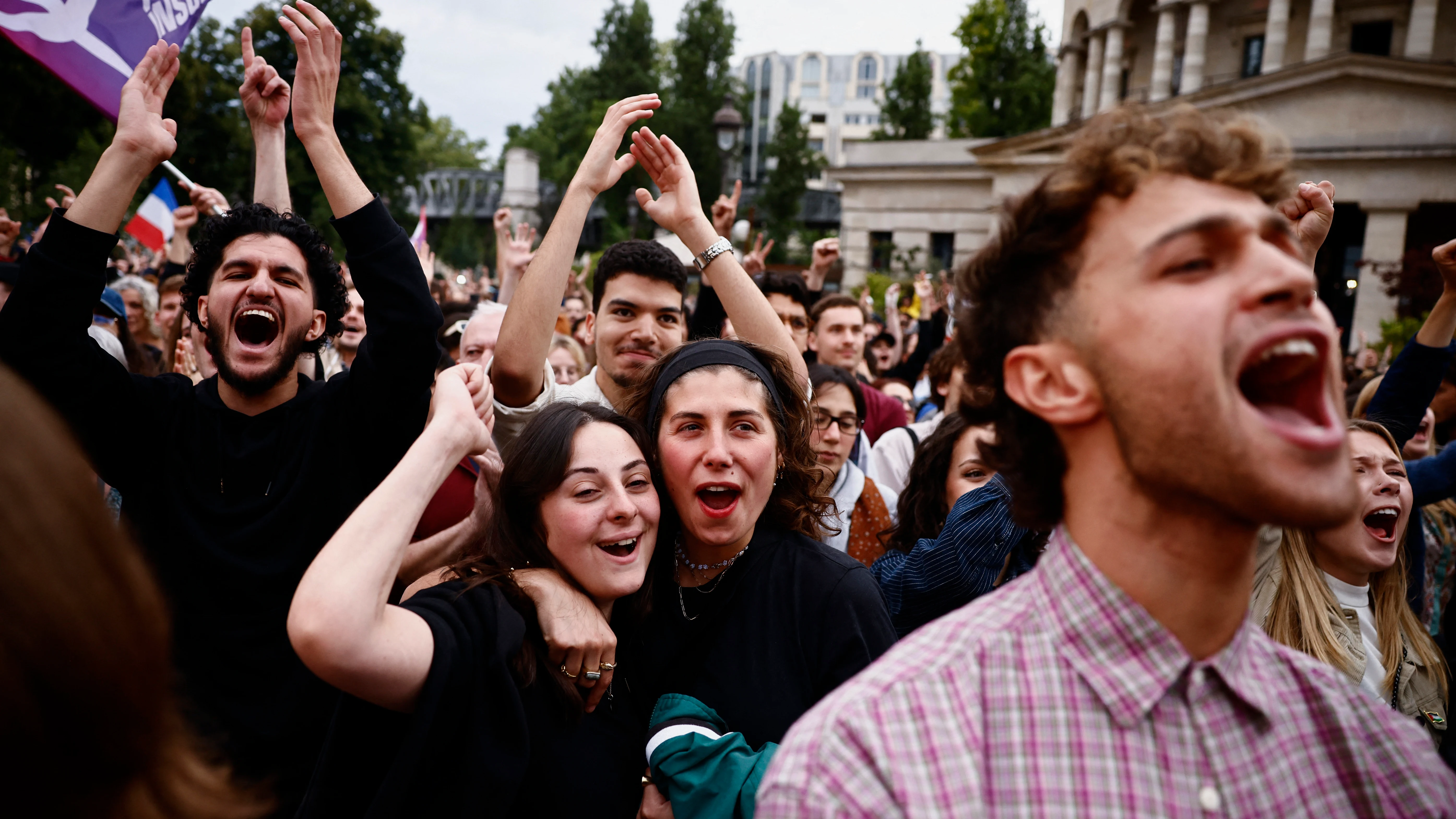 El partido La France Insoumise reacciona tras los resultados de la segunda vuelta de las elecciones legislativas anticipadas de 2024.