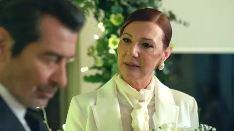 ¡Novia a la fuga! Laçin deja plantado a Yekta en su boda ¡Novia a la fuga! Laçin deja plantado a Yekta en su boda