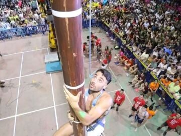 Imagen de un participante de Las Olimpiadas Rurales de los Pedroches en Añora, Córdoba
