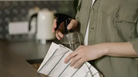 Dosificador y trapo preparado para limpiar Dosificador y trapo preparado para limpiar