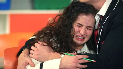 Aybike se refugia en Berk al recordar a Sengül: "Echo de menos a mi madre y nunca va a volver" Aybike se refugia en Berk al recordar a Sengül: "Echo de menos a mi madre y nunca va a volver"