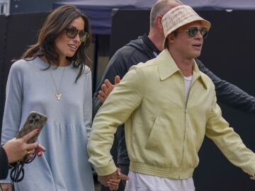 Brad Pitt e Ines de Ramón en Silverstone