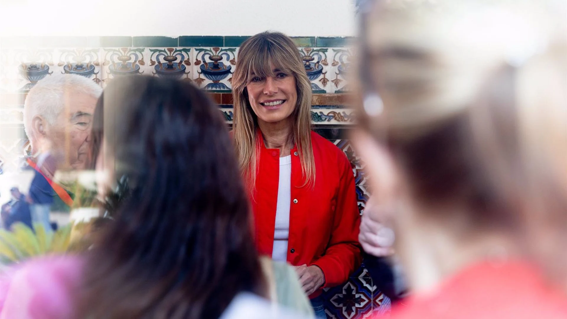 Begoña Gómez pide a la Audiencia de Madrid que impida al juez Peinado hacer una "investigación universal" en su contra Begoña Gómez pide a la Audiencia de Madrid que impida al juez Peinado hacer una "investigación universal" en su contra