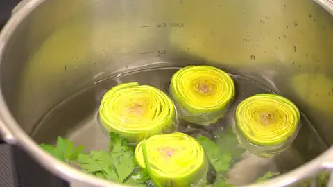 ¿Qué hace Arguiñano para mantener el verde de las alcachofas sin añadir limón?