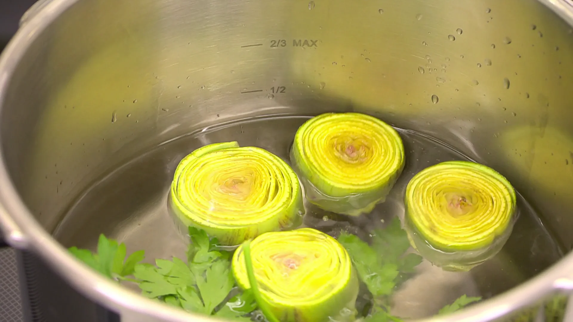 ¿Qué hace Arguiñano para mantener el verde de las alcachofas sin añadir limón? ¿Qué hace Arguiñano para mantener el verde de las alcachofas sin añadir limón?