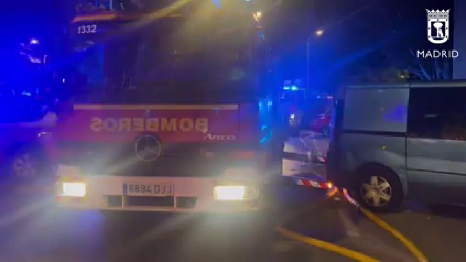 Mueren dos personas y nueve resultan heridas por el incendio de una vivienda en Madrid