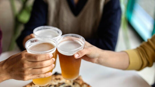 Cervezas fr&iacute;as en casa
