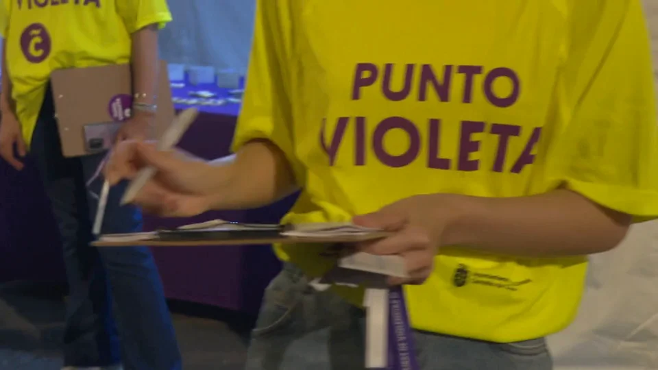 Más de 200 municipios de España toman iniciativas contra la violencia de género Más de 200 municipios de España toman iniciativas contra la violencia de género
