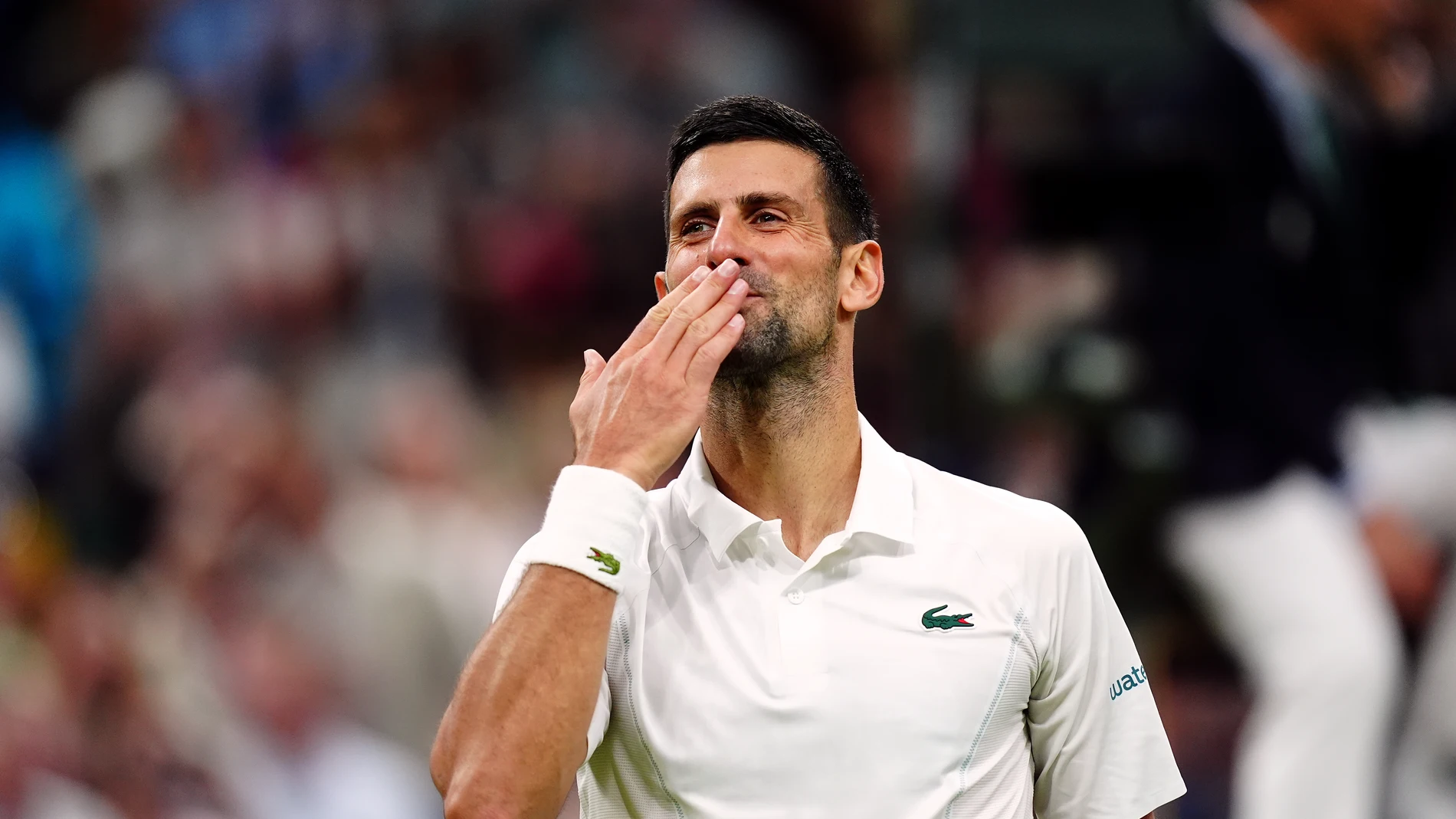 Djokovic se lleva por delante a Rune en Wimbledon y desafía a la grada Djokovic se lleva por delante a Rune en Wimbledon y desafía a la grada