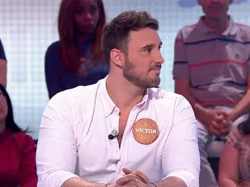 El aplaudido alegato de Víctor Gutiérrez: “A nadie le hace falta ser LGTBI para coger la bandera arcoíris” El aplaudido alegato de Víctor Gutiérrez: “A nadie le hace falta ser LGTBI para coger la bandera arcoíris”