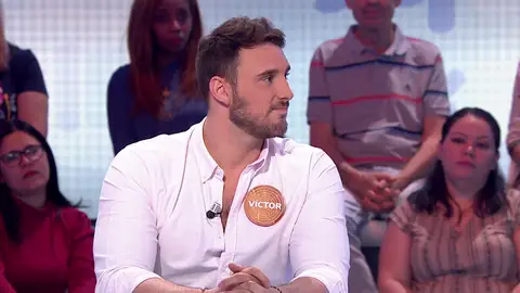 El aplaudido alegato de Víctor Gutiérrez: “A nadie le hace falta ser LGTBI para coger la bandera arcoíris” El aplaudido alegato de Víctor Gutiérrez: “A nadie le hace falta ser LGTBI para coger la bandera arcoíris”