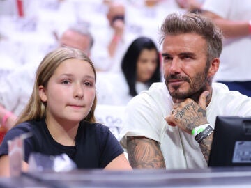 Haper Seven y su padre David Beckham