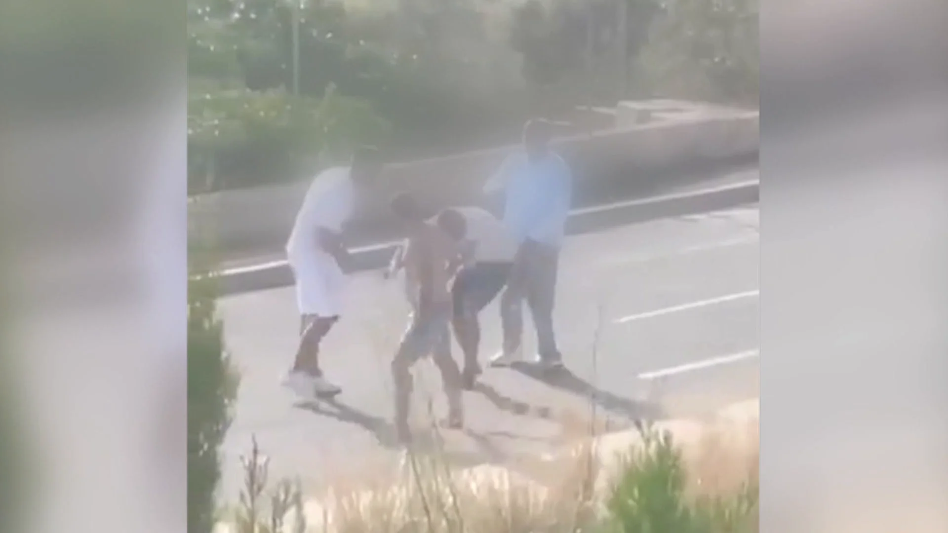 Paliza a un ladrón pillado 'in fraganti' Antena 3 Noticias