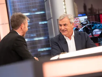 Carlos Sainz, poco después de ganar su último Dakar: “Con la edad se disfruta más” Carlos Sainz, poco después de ganar su último Dakar: “Con la edad se disfruta más”