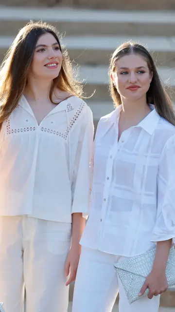 La princesa Leonor y la infanta Sofía en Girona La princesa Leonor y la infanta Sofía en Girona