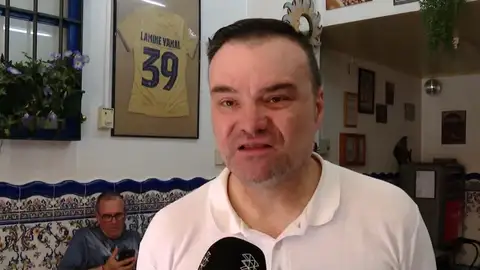 Carlos, el dueño de un bar en Mataró, el barrio en el que creció Lamine Yamal Carlos, el dueño de un bar en Mataró, el barrio en el que creció Lamine Yamal