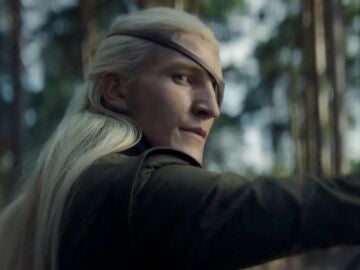 Ewan Mitchell como Aemond Targaryen en el 2x04 de La Casa del Dragón