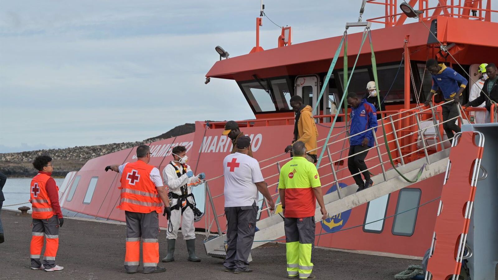 Cumbre migratoria entre el Gobierno y CCAA: Cataluña se descuelga del reparto de menores migrantes