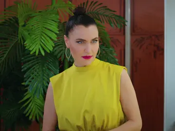 ¡Comienza la guerra! Ender y Handan intentan ganarse el favor de Doğan en la empresa ¡Comienza la guerra! Ender y Handan intentan ganarse el favor de Doğan en la empresa