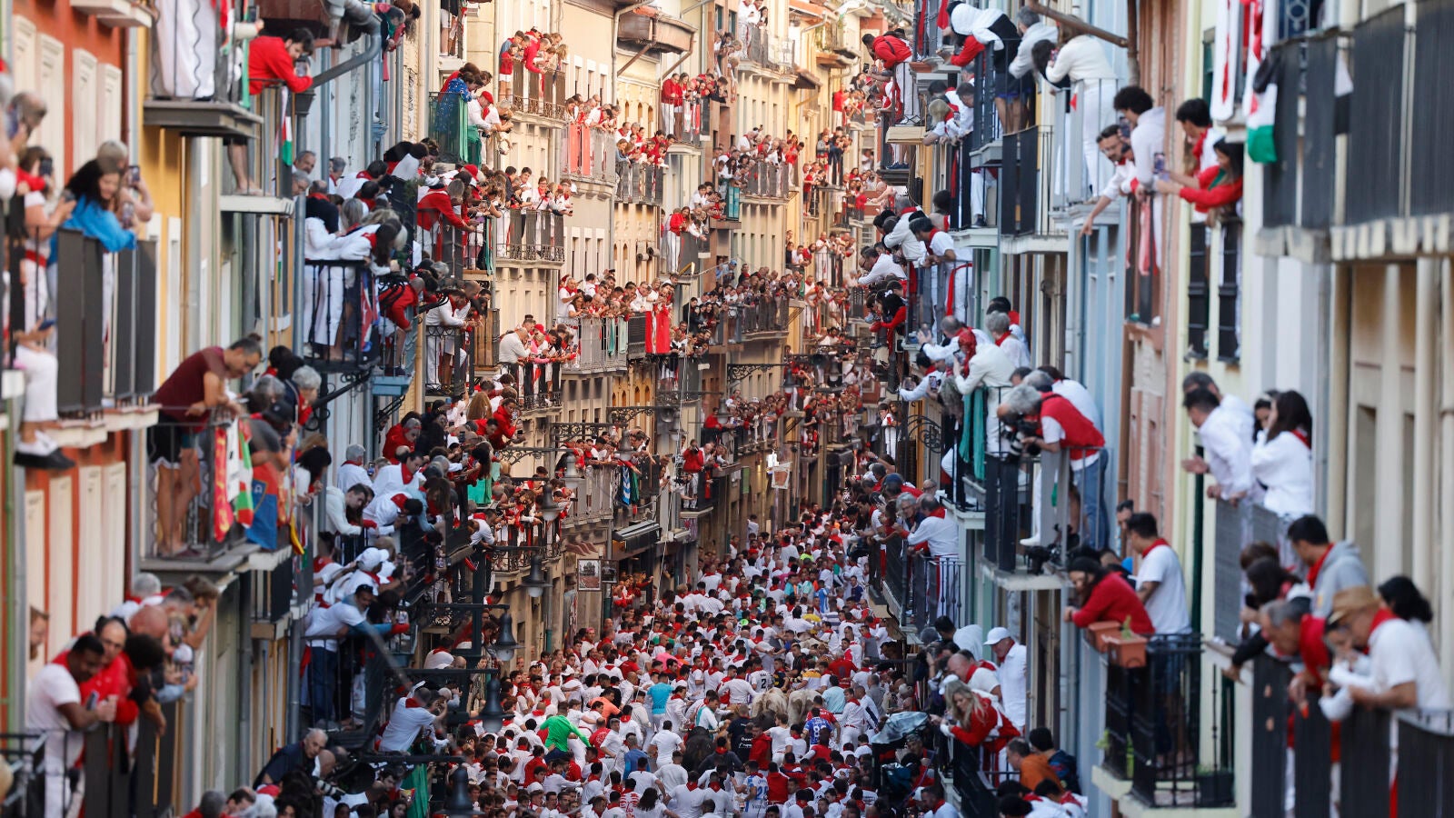 Pamplona se prepara para arrancar mañana nueve días de locura de San Fermín