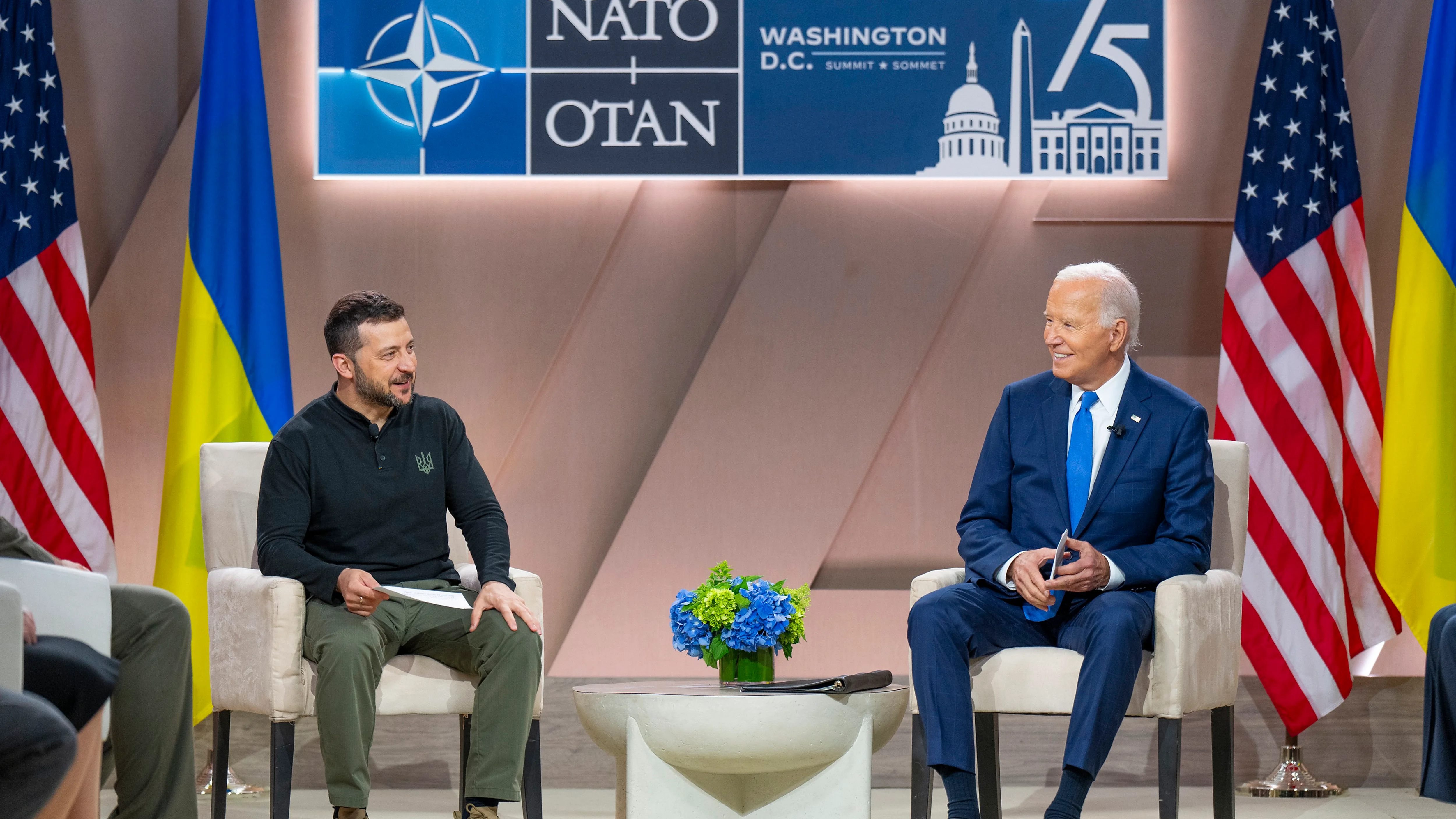 Biden y Zelenski en la cumbre de la OTAN en Washington Biden y Zelenski en la cumbre de la OTAN en Washington