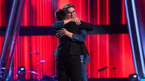 Juan Francisco y Rafael se abrazan Juan Francisco y Rafael se abrazan