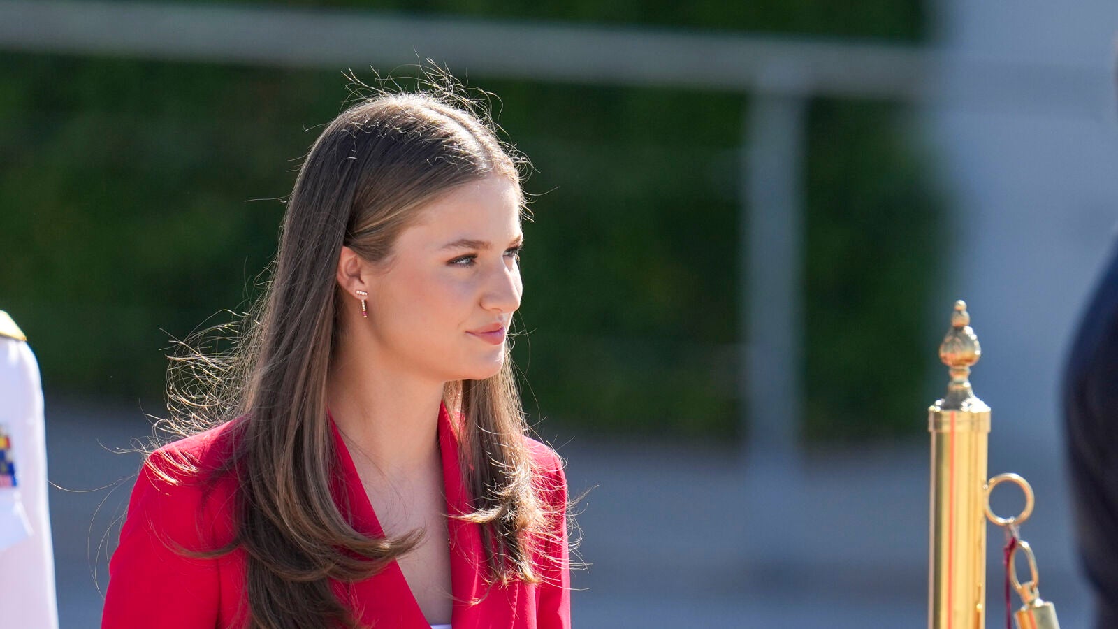 La princesa Leonor debuta a nivel internacional en solitario: su look con guiño a la reina Letizia