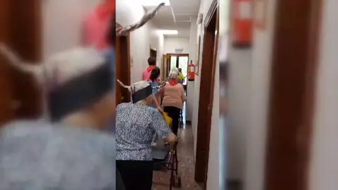 Encierro de San Fermín en una residencia Encierro de San Fermín en una residencia