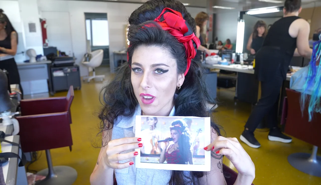Del moño de Amy Winehouse al de Fran Perea... ¡y las rastas de Rauw Alejandro!: una gala frenética en peluquería