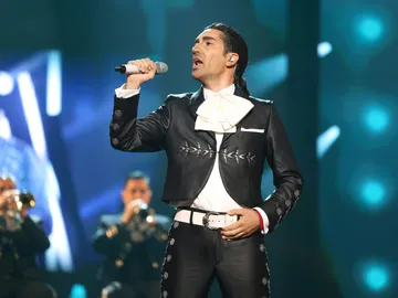 Miguel Lago se proclama ‘El rey’ con su potente imitación de Alejandro Fernández Miguel Lago se proclama ‘El rey’ con su potente imitación de Alejandro Fernández