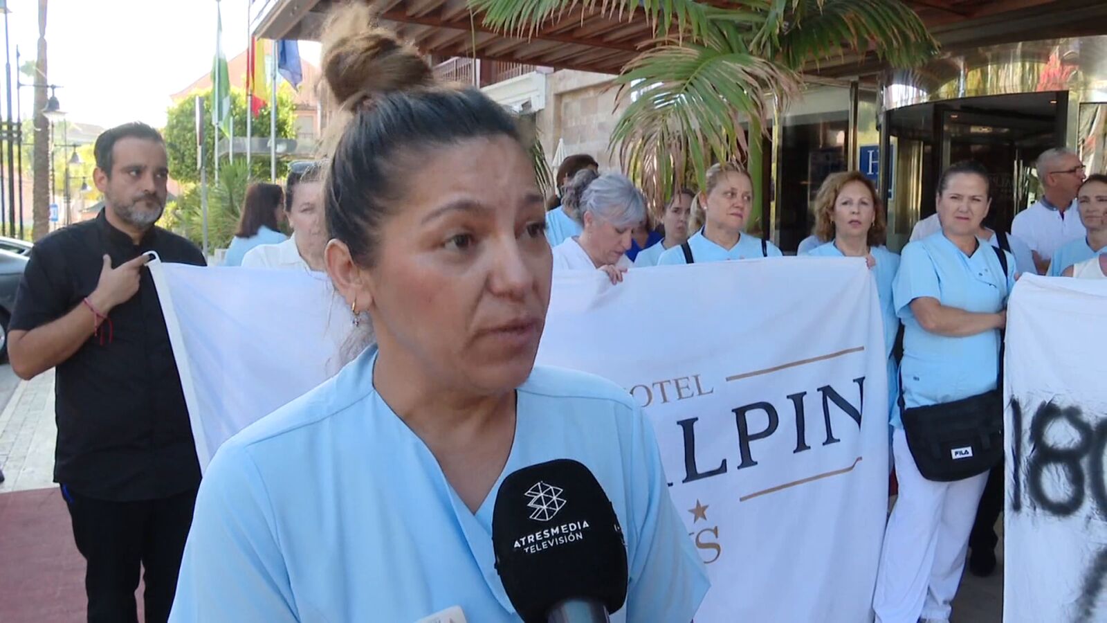 Los empleados del Hotel Guadalpín de Marbella confían en frenar el cierre: 