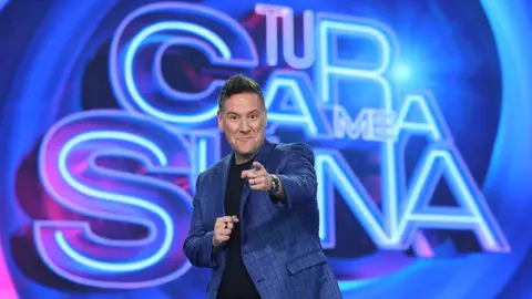 "Carlos Latre es eminencia en imitación": Así le describen Chenoa, Lolita y Santiago Segura "Carlos Latre es eminencia en imitación": Así le describen Chenoa, Lolita y Santiago Segura