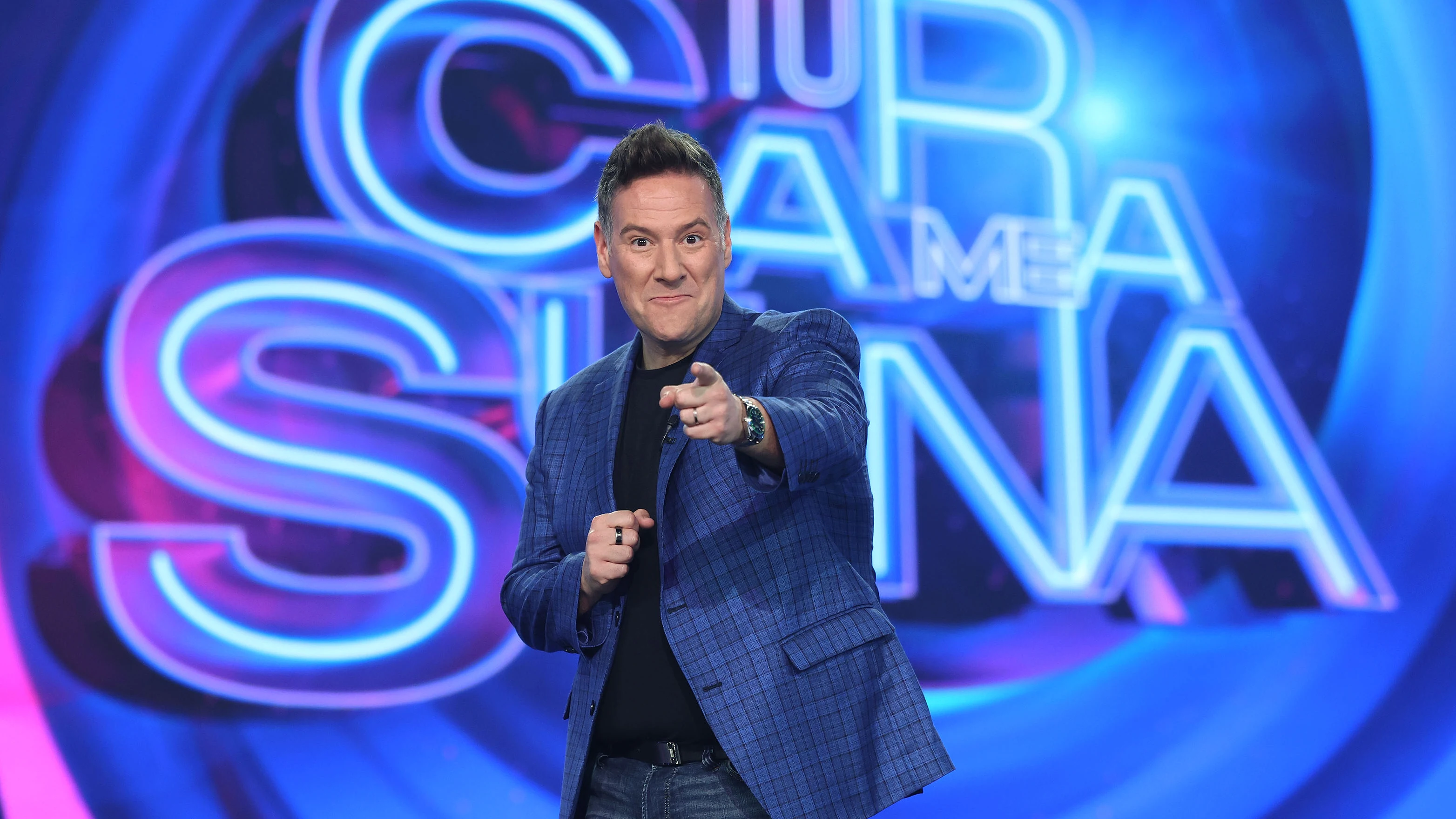 "Carlos Latre es eminencia en imitaci&oacute;n": As&iacute; le describen Chenoa, Lolita y Santiago Segura