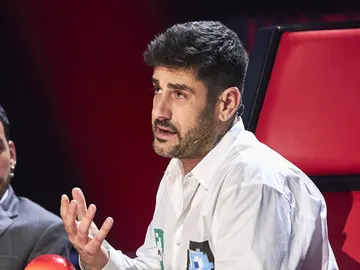 El sincero consejo de Melendi a una de sus talents: “Transmites más cuando cantas en español” El sincero consejo de Melendi a una de sus talents: “Transmites más cuando cantas en español”