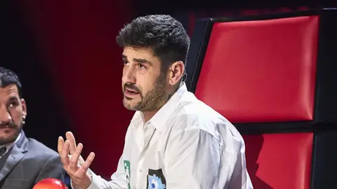 El sincero consejo de Melendi a una de sus talents: “Transmites más cuando cantas en español” El sincero consejo de Melendi a una de sus talents: “Transmites más cuando cantas en español”