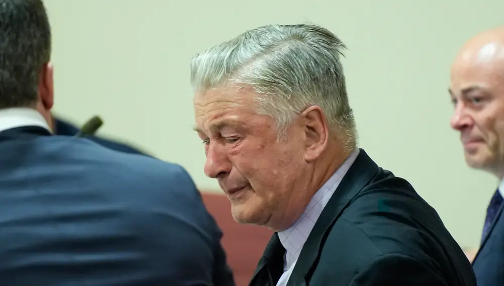 Alec Baldwin rompiendo en lágrimas Alec Baldwin rompiendo en lágrimas