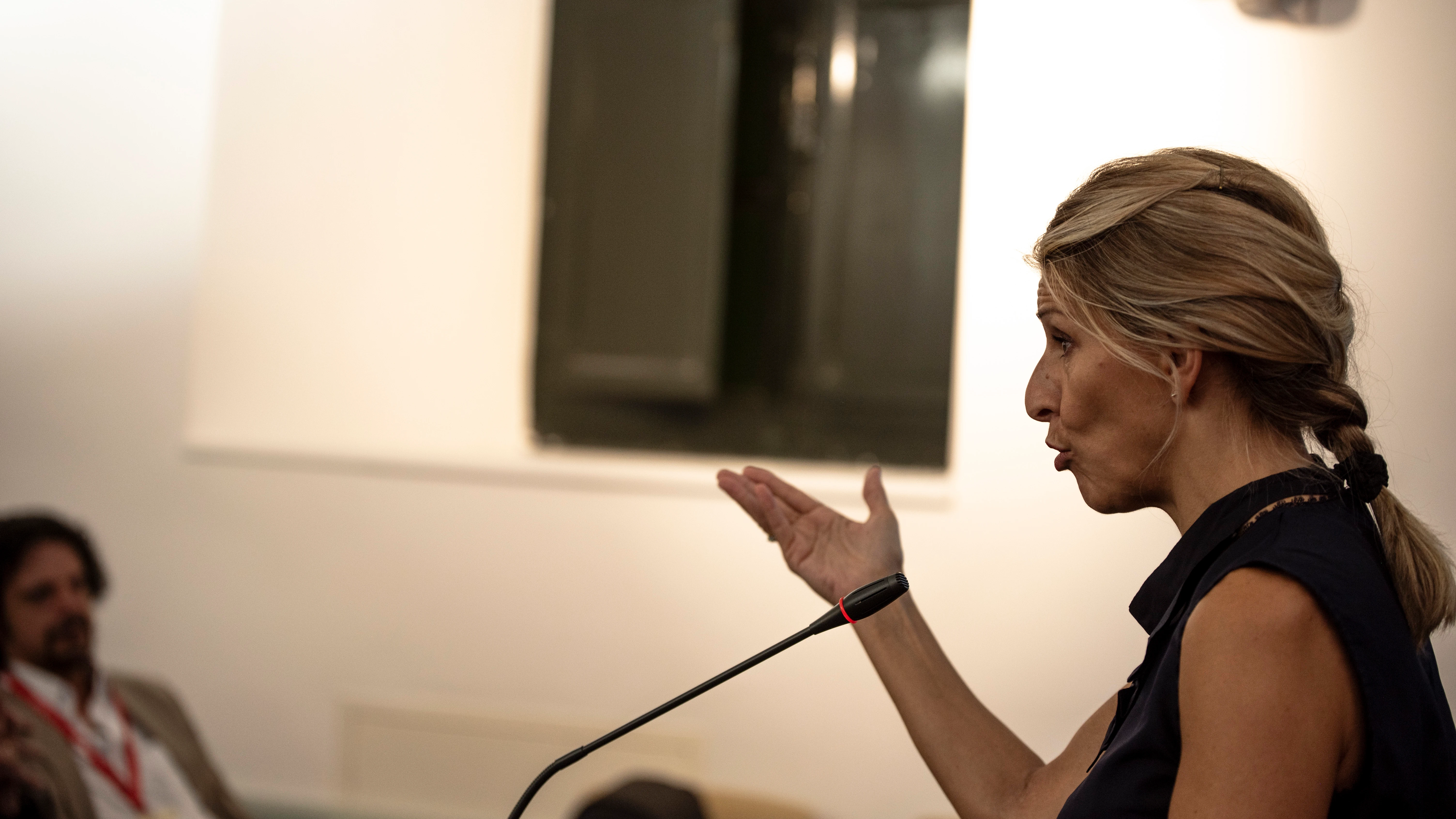 Yolanda Díaz La vicepresidenta del Gobierno y ministra de Trabajo y Economía Social, Yolanda Díaz, interviene durante los Cursos de Verano de El Escorial, en el Cuartel de Inválidos y Voluntarios a Caballo, a 12 de julio de 2024, en San Lorenzo de El Escorial, Madrid (España). La ministra ha participado en el coloquio ‘Economía del propósito y cogestión para una economía social y sostenible’, que se engloba dentro de los Cursos de Verano de El Escorial, organizados por la Universidad Complutense de Madrid...