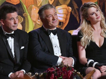 Alec Baldwin junto a su hermano Billy y su hija Ireland