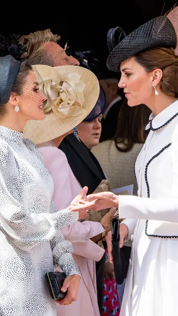 La reina Letizia y Kate Middleton durante la ceremonia del Día de la Jarretera La reina Letizia y Kate Middleton durante la ceremonia del Día de la Jarretera