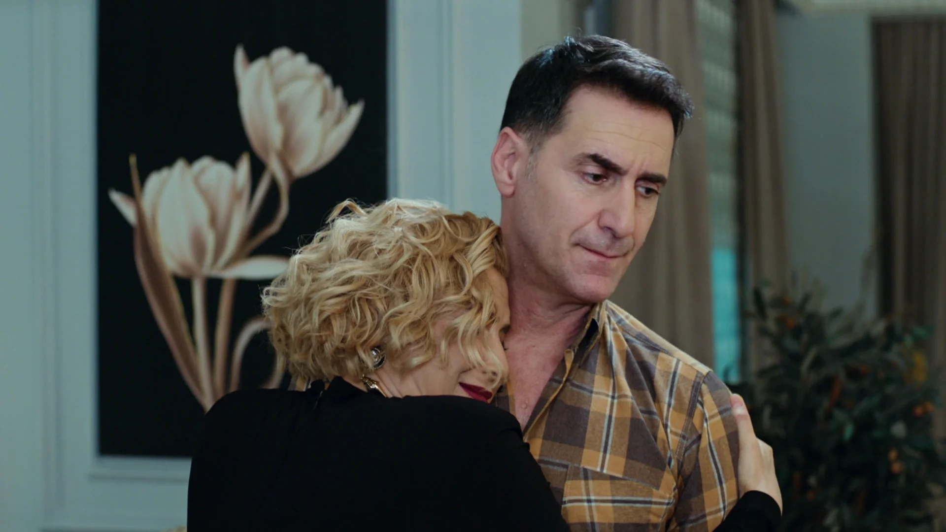 Handan se reencuentra con su hermano Engin… ¡que acaba de heredar una gran fortuna!