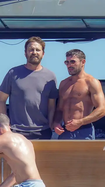 Zac Efron y Gerard Butler de vacaciones en un yate Zac Efron y Gerard Butler de vacaciones en un yate