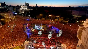 Panorámica de la plaza de Cibeles durante la celebración por la Eurocopa 2024 ganada por España