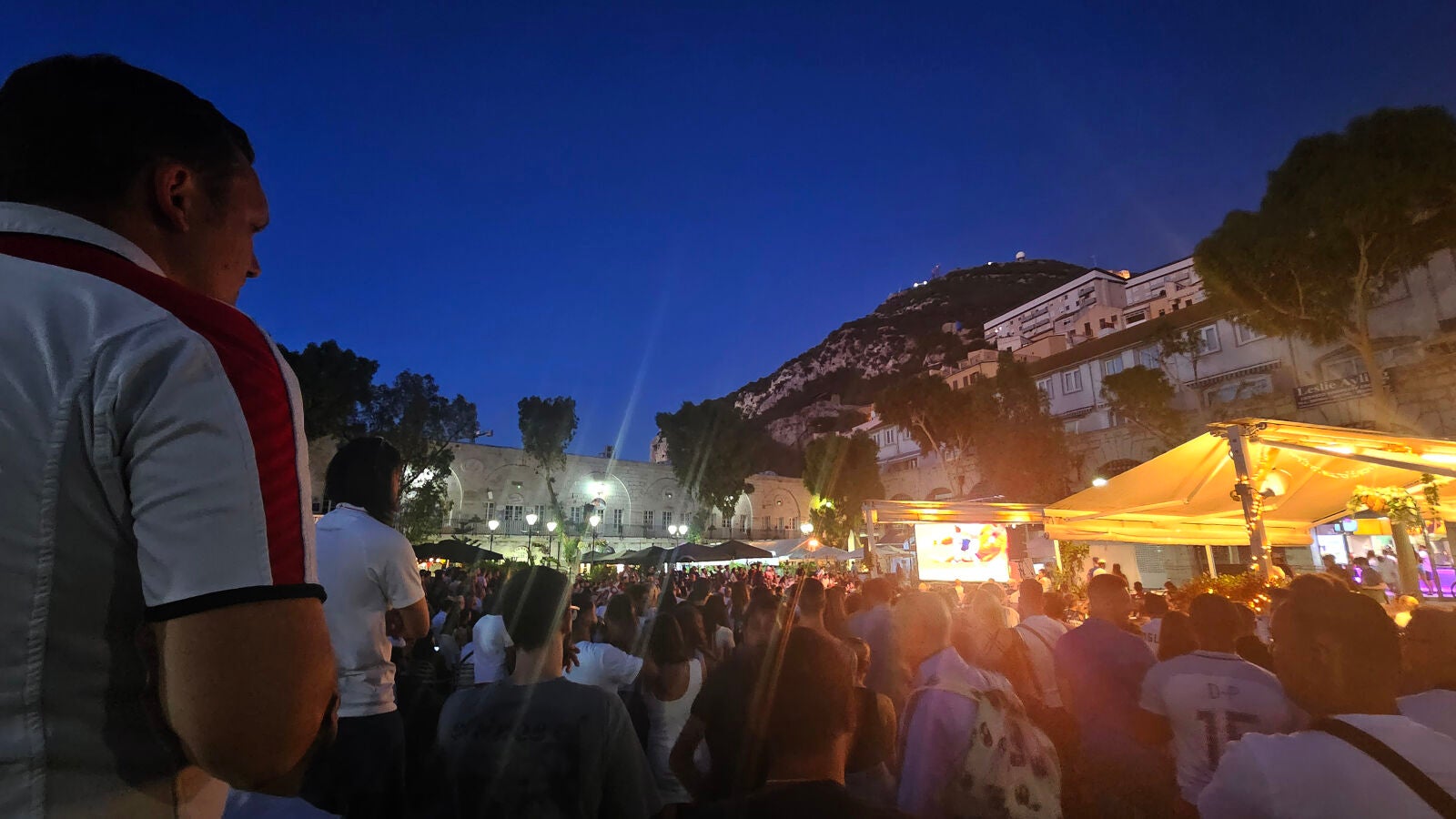 Así se vivió el triunfo de La Roja en la verja de Gibraltar: 